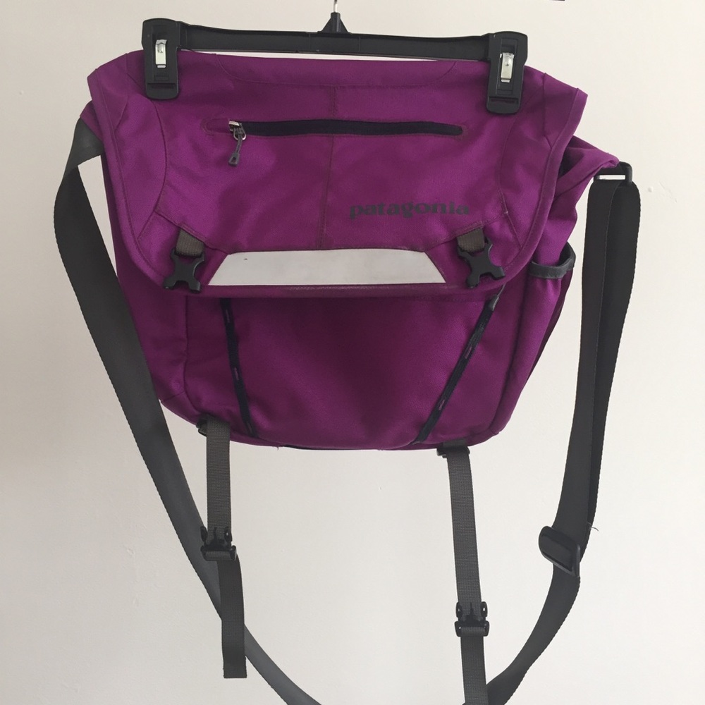 Fuchsia Pantagonia messenger bag
